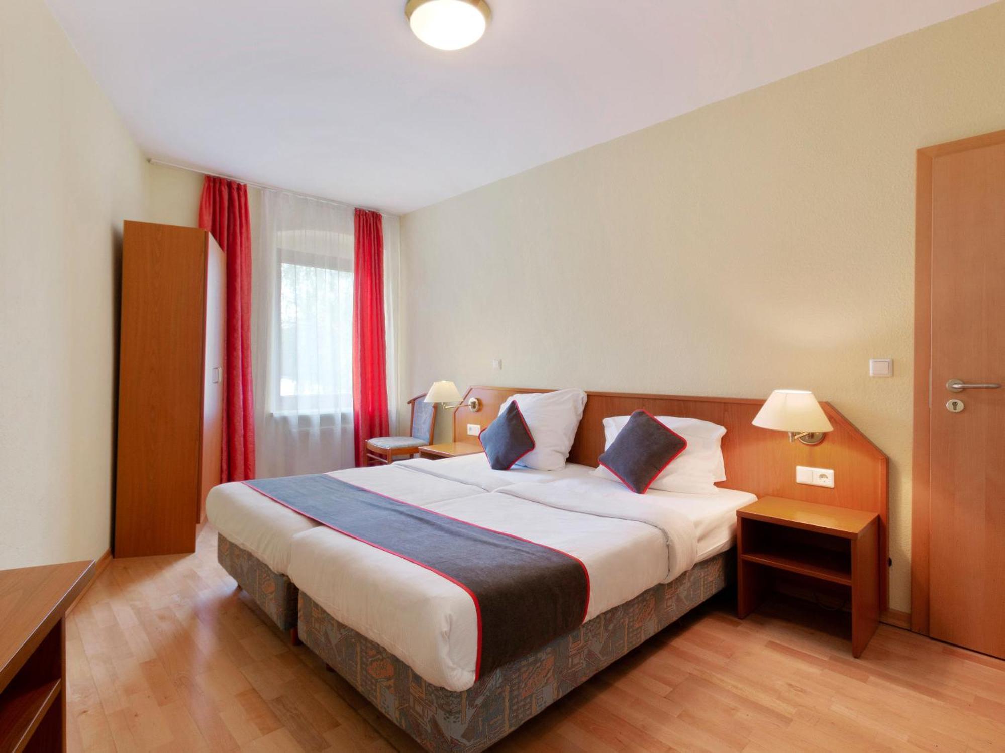 Double or Twin Room,1219253032:JPEG